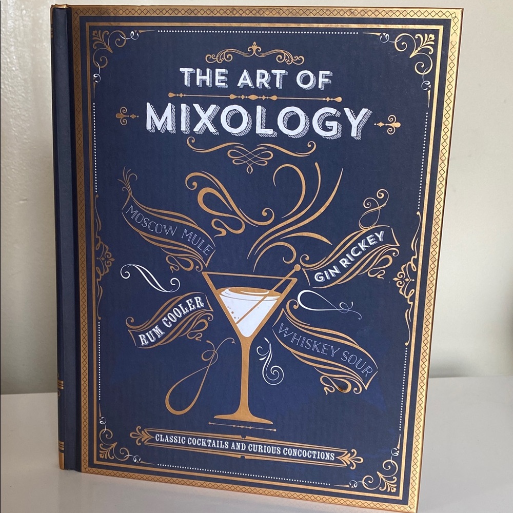 🌻The Art of Mixology Cocktail Recipe Book - Navy & Gold